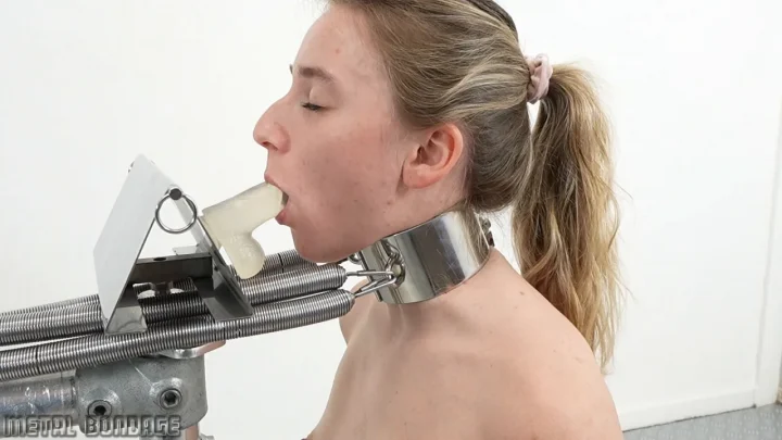 Jazzyy Luxx – MB836 Spring Loaded Blowjob Trainer